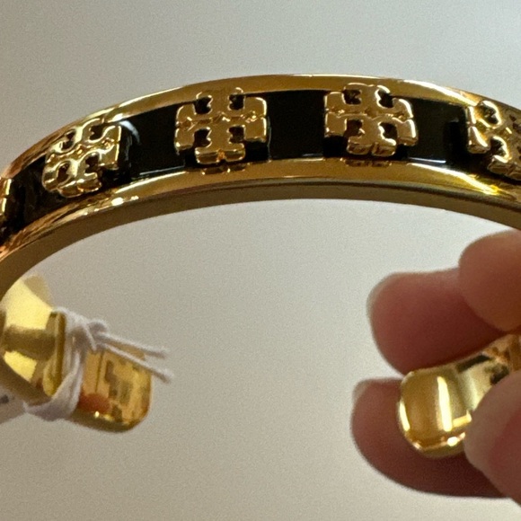 Tory Burch NWT Kira Black Enamel & Gold-Toned Cuff Bracelet - Picture 9 of 12